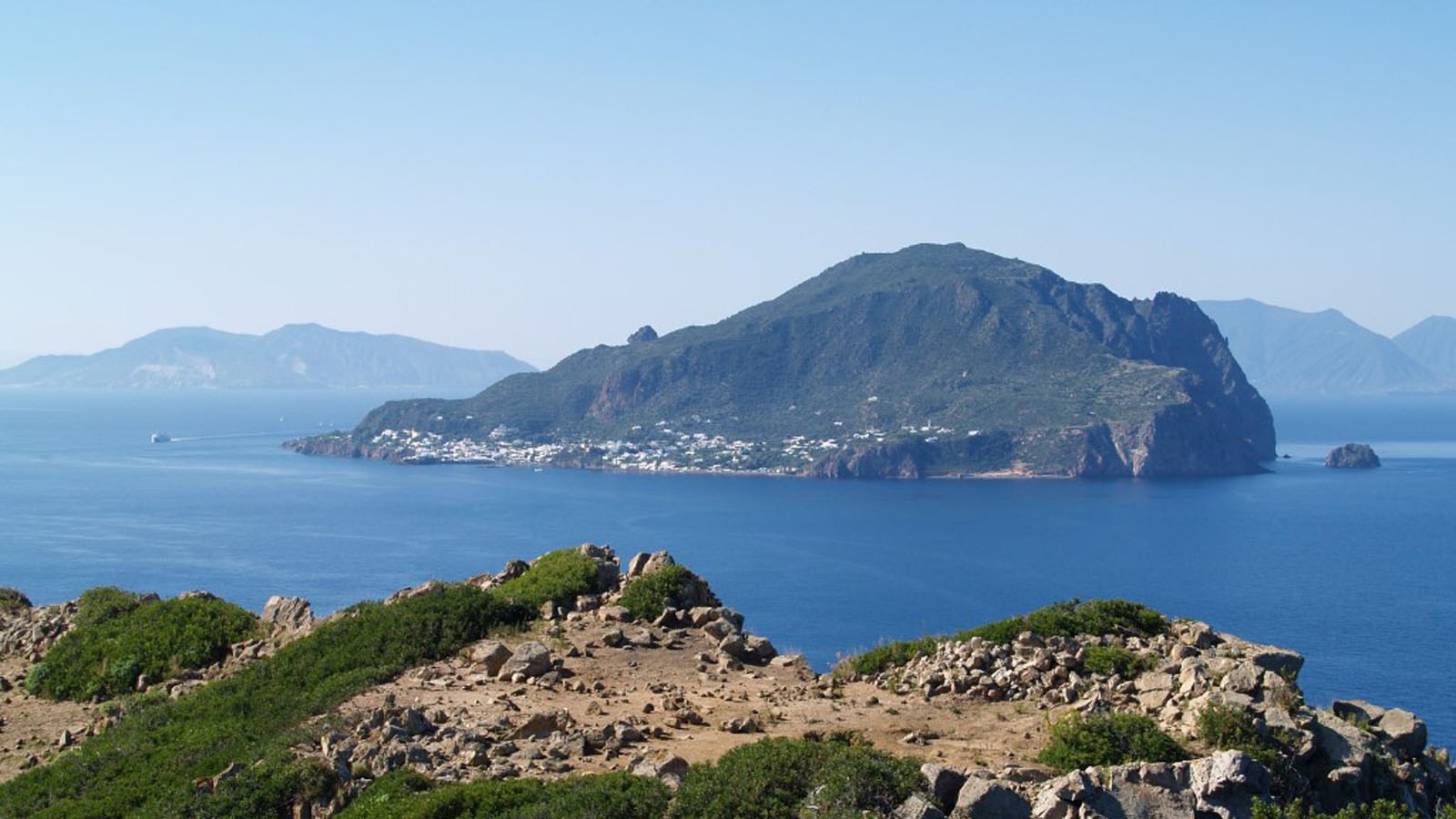 L'isola di Panarea, Isole Eolie - La Caletta Panarea